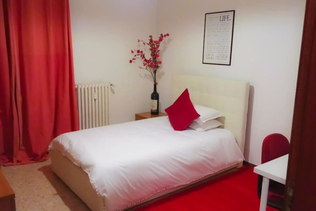 Unique & Beautiful Bedroom In Central Of ฟลอเรนซ์ ภายนอก รูปภาพ
