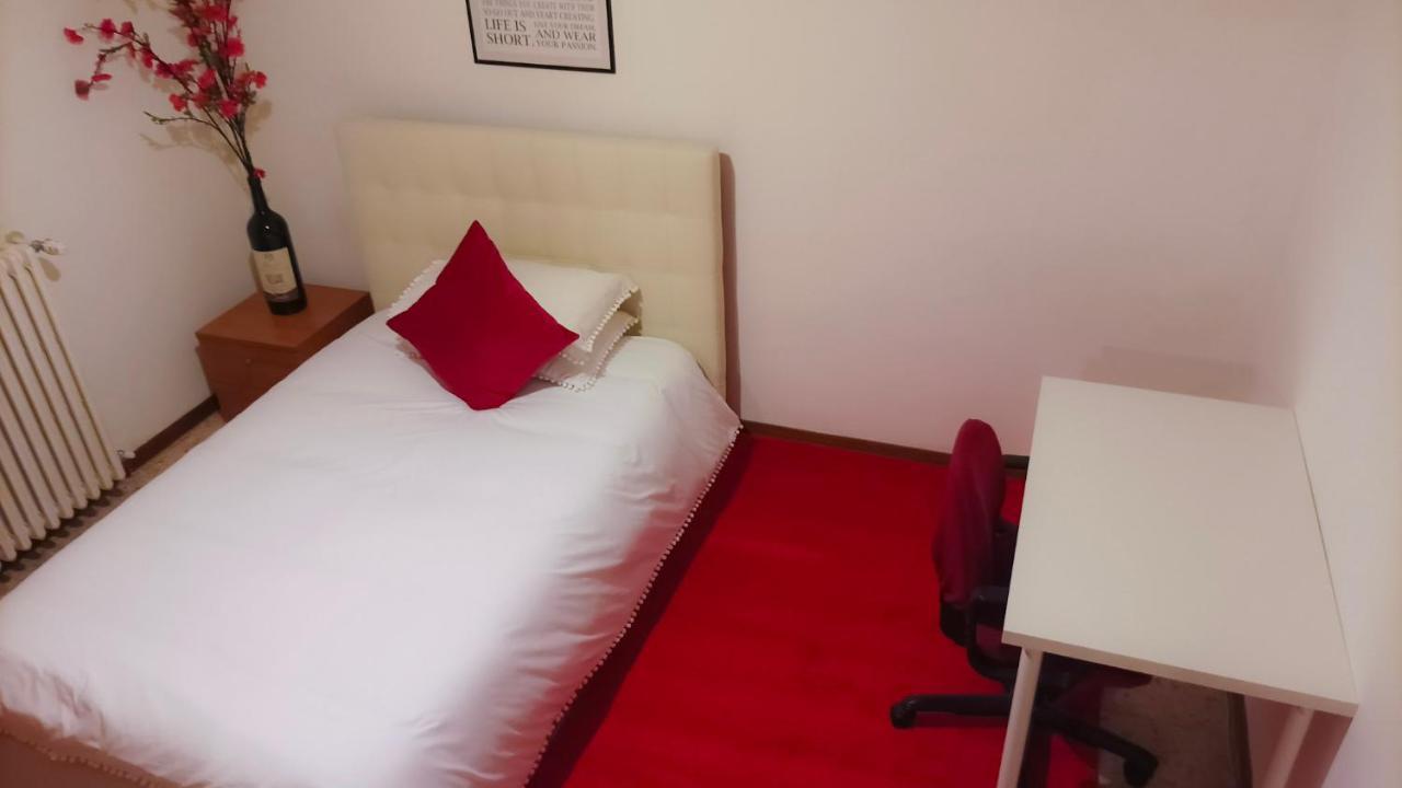 Unique & Beautiful Bedroom In Central Of ฟลอเรนซ์ ภายนอก รูปภาพ
